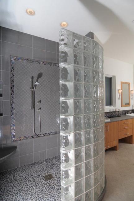 Custom Glass Block Shower Designs Add Beautiful Curves to Modern Bathrooms