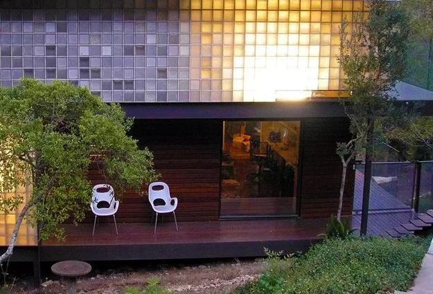 Glass Block  Designs  of Exterior  Walls Infusing Natural 