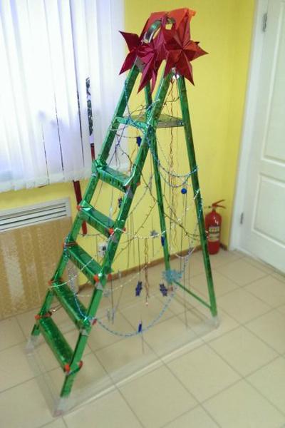 Alternative Christmas Tree Designs Turning Step Ladders