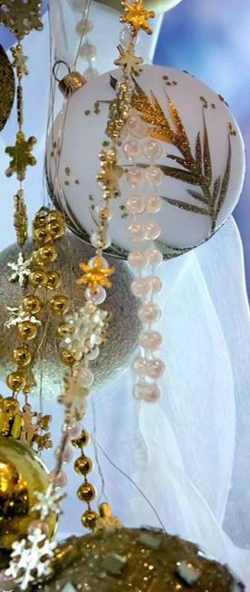 22 Golden Christmas Ideas Top Color Trends in Decorating 22 Golden Christmas Ideas Top Color Trends in Decorating