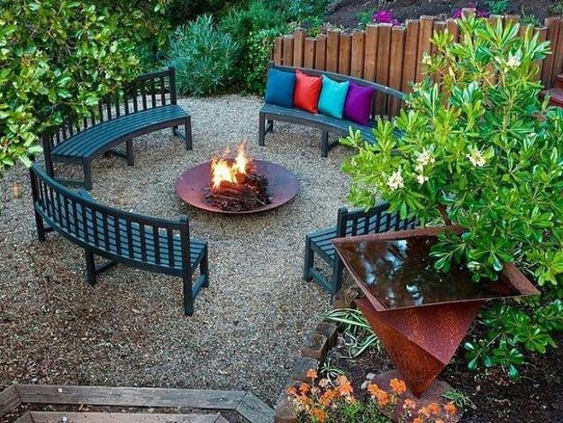 Outdoor seating 2025 around fire pit