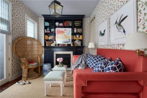 How to Use Dark Interior Colors in Small Rooms and Brighten Up Home