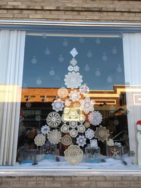 How to Make Paper Snowflakes Into a Window Decoration - In My Own Style