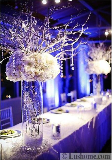 beautiful flowers for christmas table decoration