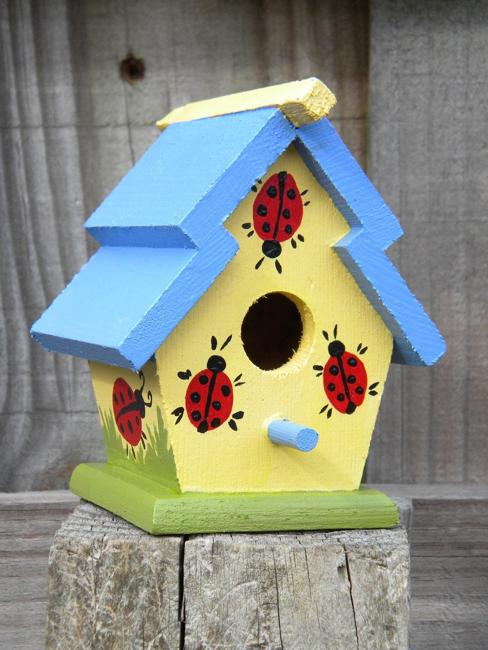 Colorful Painting Ideas for Handmade Birdhouses, Fun Yard Decorations