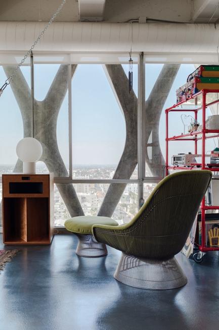 Bright Loft In The Unique Building With The Latticework Exterior