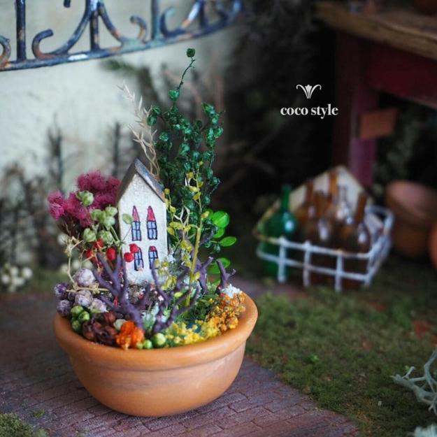 miniature house garden