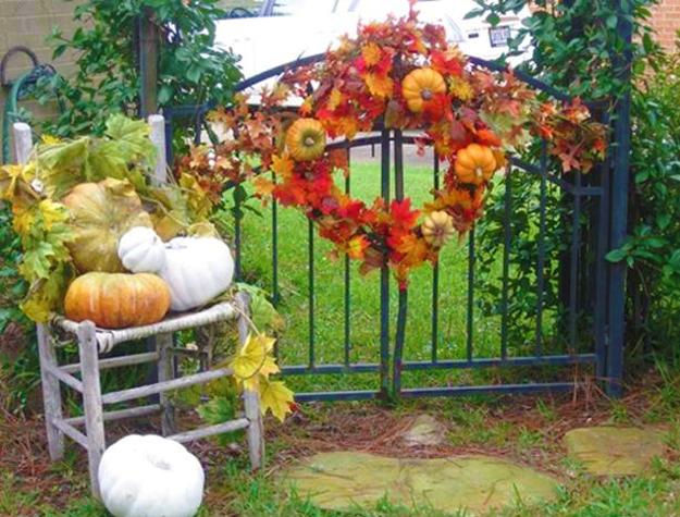 Spectacular Fall Decorations and Yard Installations Created with ...