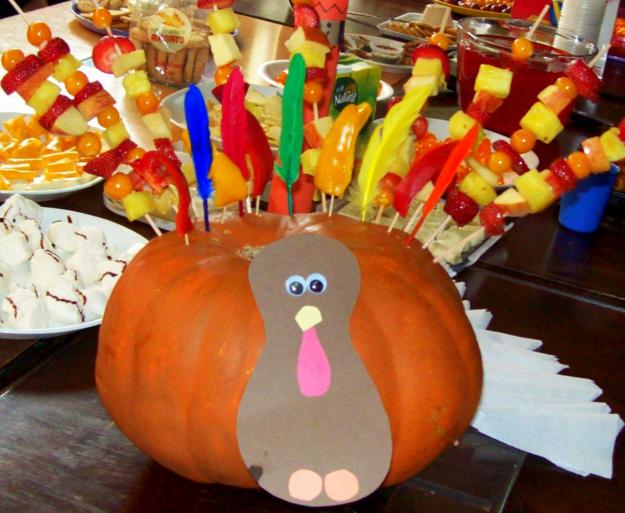 DIY Thanksgiving Decorating Ideas for Festive and Vibrant Holiday Tables