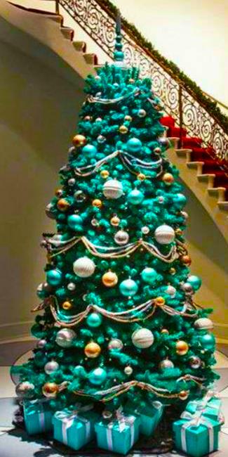 Oversized Christmas Tree Decorations, Christmas Trends in Decorating ...