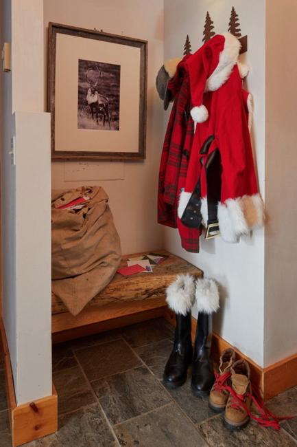 santa home entryway