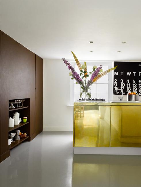 How to Bring Color into Interior Design and Jazz up Room Decorating