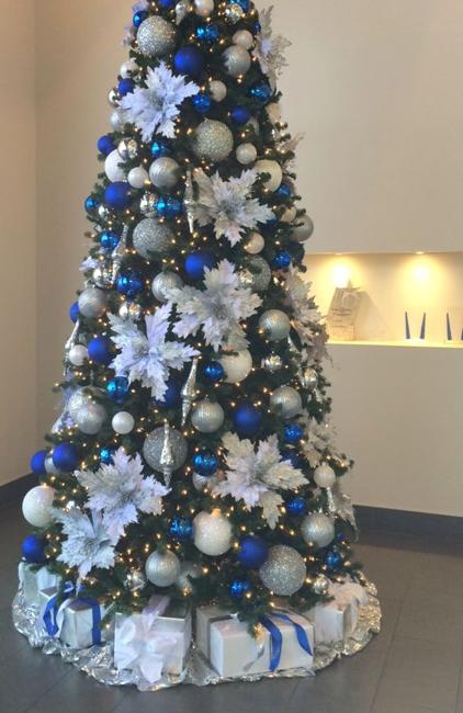 Blue Christmas Tree Decorations, How to Add Modern Blue to Holiday Decor