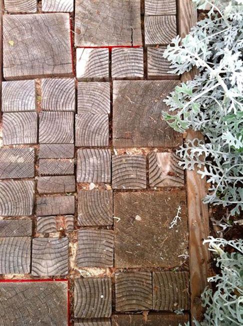 DIY Walkway Of Wood Slices - Shelterness