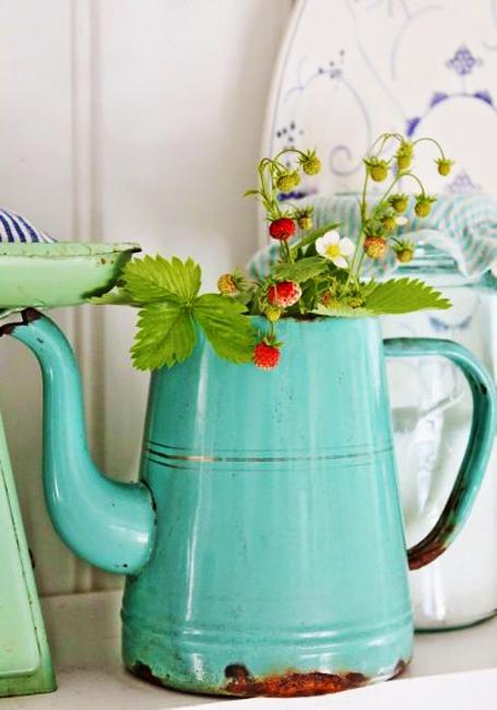 Recycling Teapots for DIY Garden Decorations, 20 Green Ideas to Create