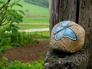 Painted Rocks, 55 Colorful Rock Painting Ideas Adding Art to Yards and ...