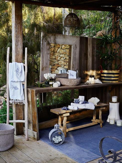 blue white outdoor home decor