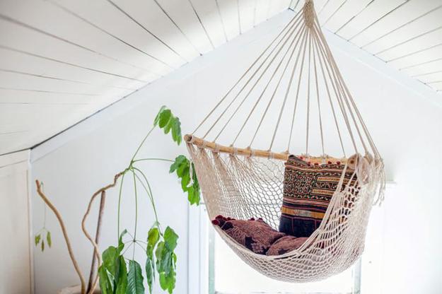 hammock chairs in modern home interiors