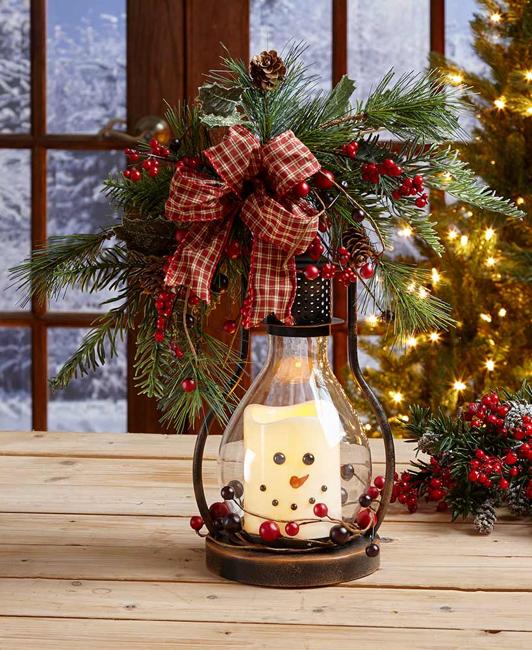 https://www.lushome.com/wp-content/uploads/2021/12/christmas-decorations-candles-centerpieces-44.jpg