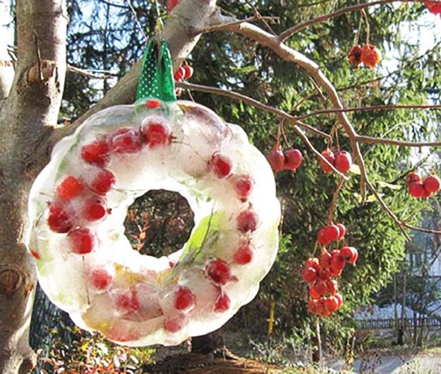 Handmade Christmas Yard Decorations, Winter Wreath Bird Feeders