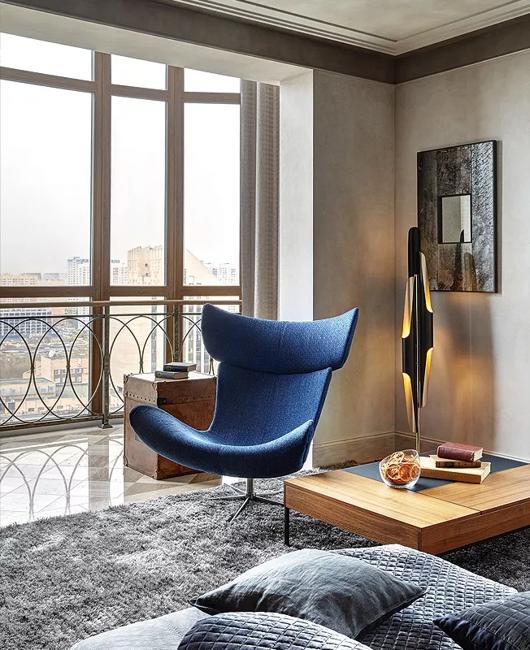 blue chair bedroom design