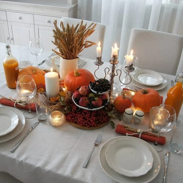 Fall Ideas for Holiday Tables, Colorful Food as Decoration, Festive ...