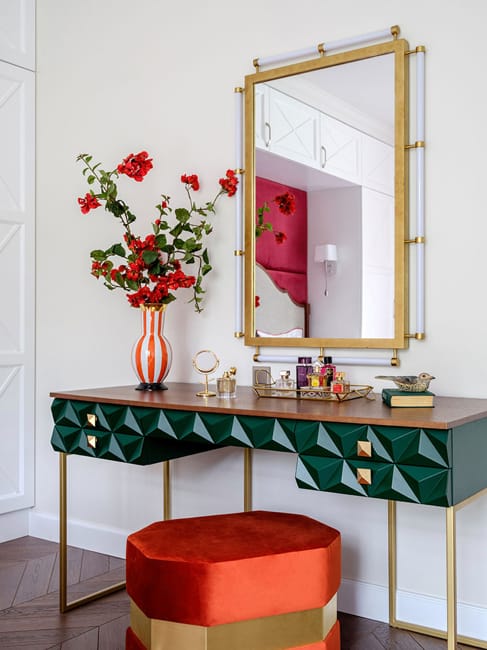 dressing table