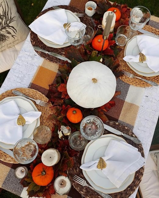 pumpkins table centerpiece idea