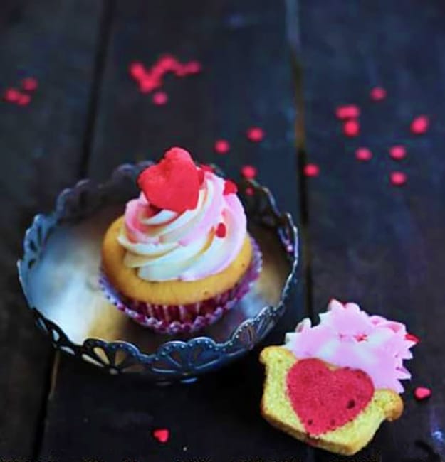 cupcakes heart decorations