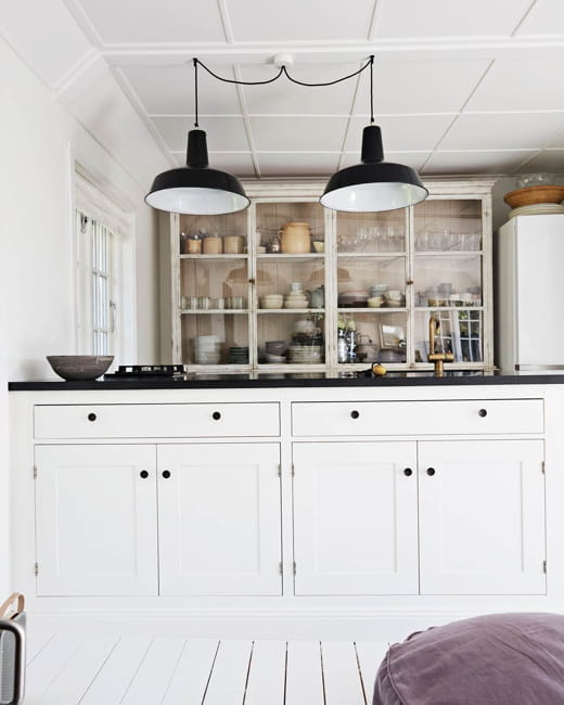 black white kitchen cabinets