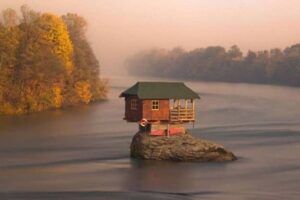 Unique House Designs, 55 Distinctive Architectural Creations