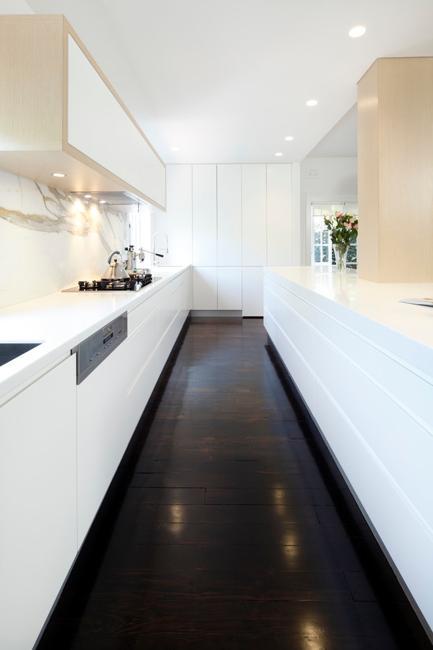 white kitchen cabinets