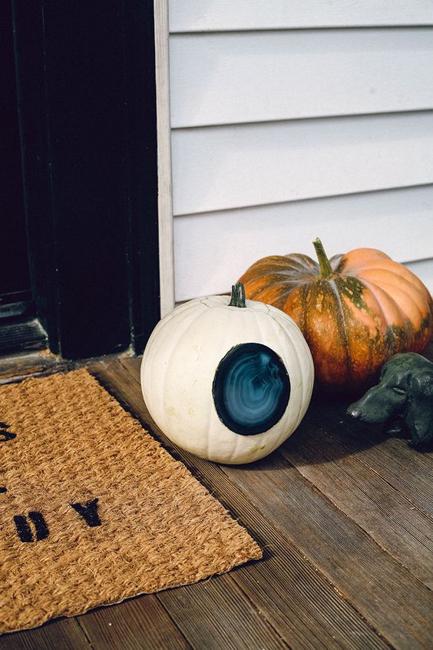 handmade halloween decorations black paint
