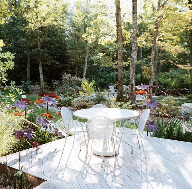 small cottage patio design