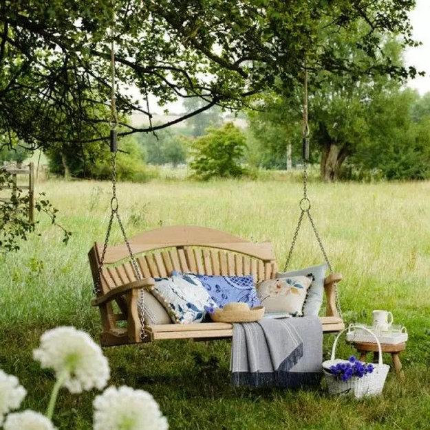 garden hanging bench