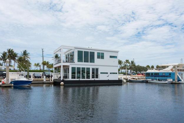 beautiful houseboats