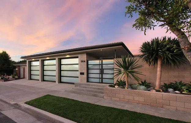 bungalows one story homes attached garages