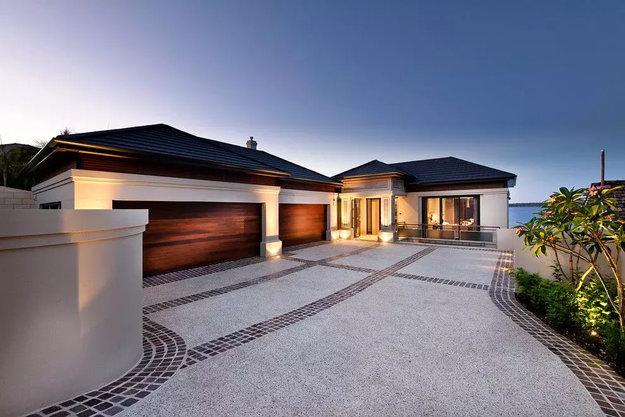 bungalows one story homes attached garages