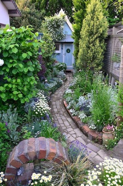 how to widen small long narrow backyard spaces