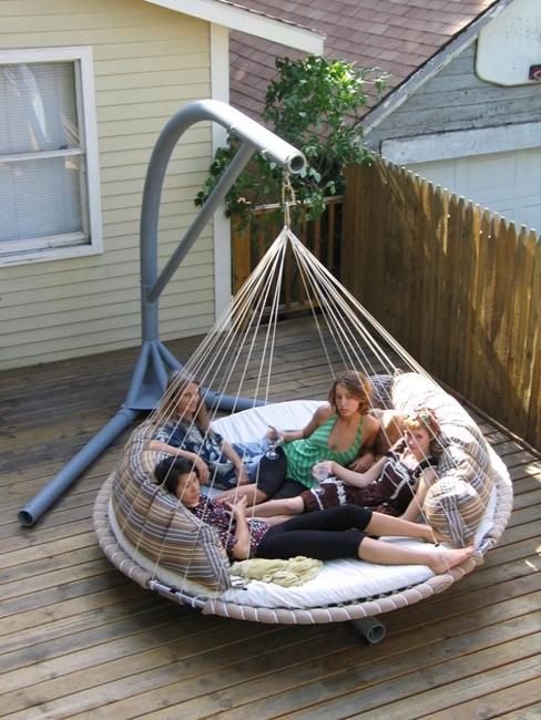 round swing bed