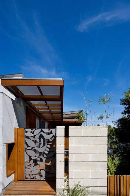 contemporary home polycarbonate canopy