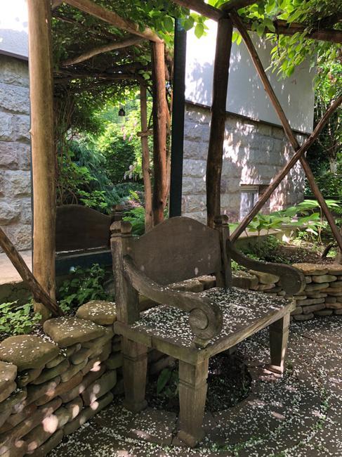 tranquil spots yard landscaping ideas