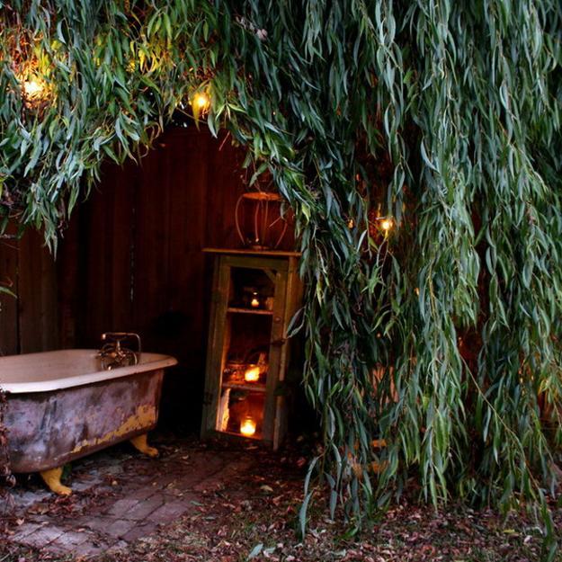 outdoor lights bathtub