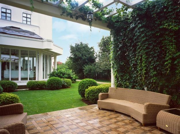 tranquil spots yard landscaping ideas