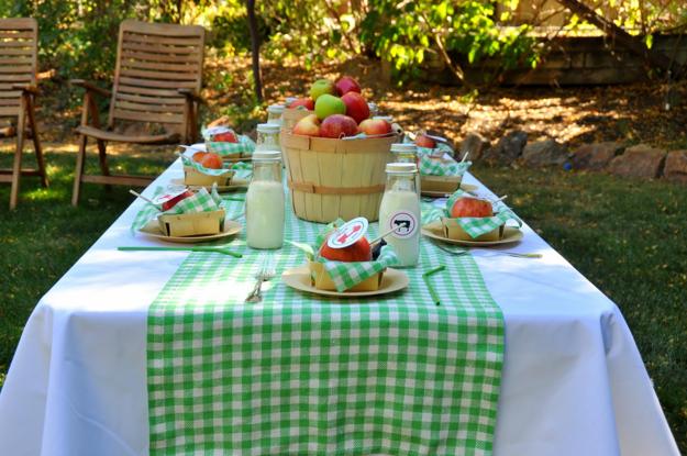 outdoor dining party decorations holiday tables