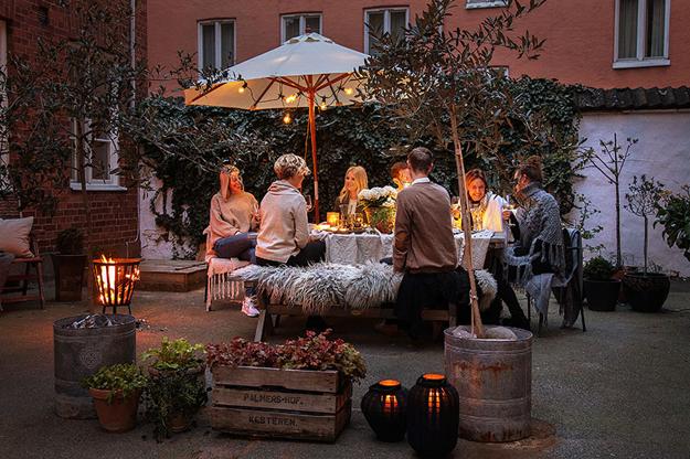 outdoor dining party decorations holiday tables