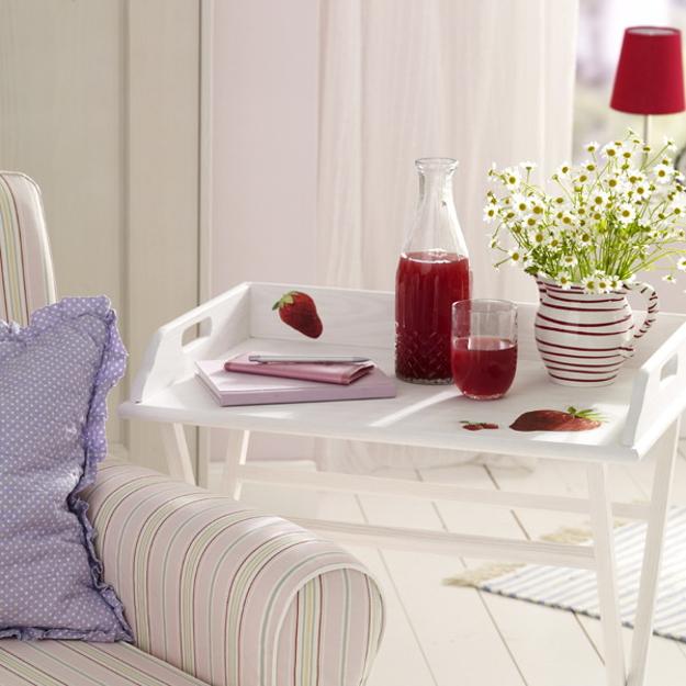 red white table setting strawberry accents