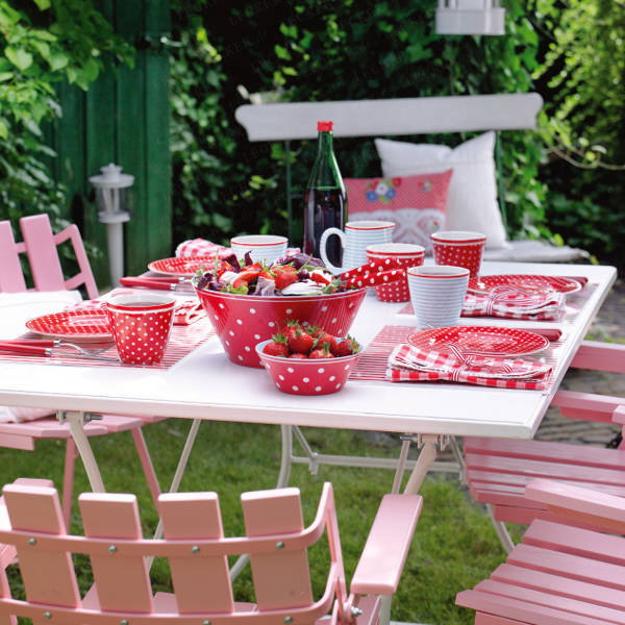 red white table setting strawberry accents