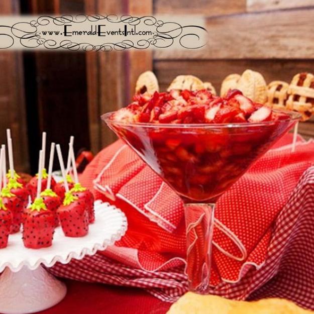 red white table setting strawberry accents