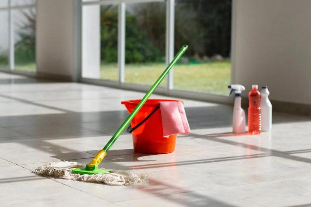 damp cloth floor cleaning